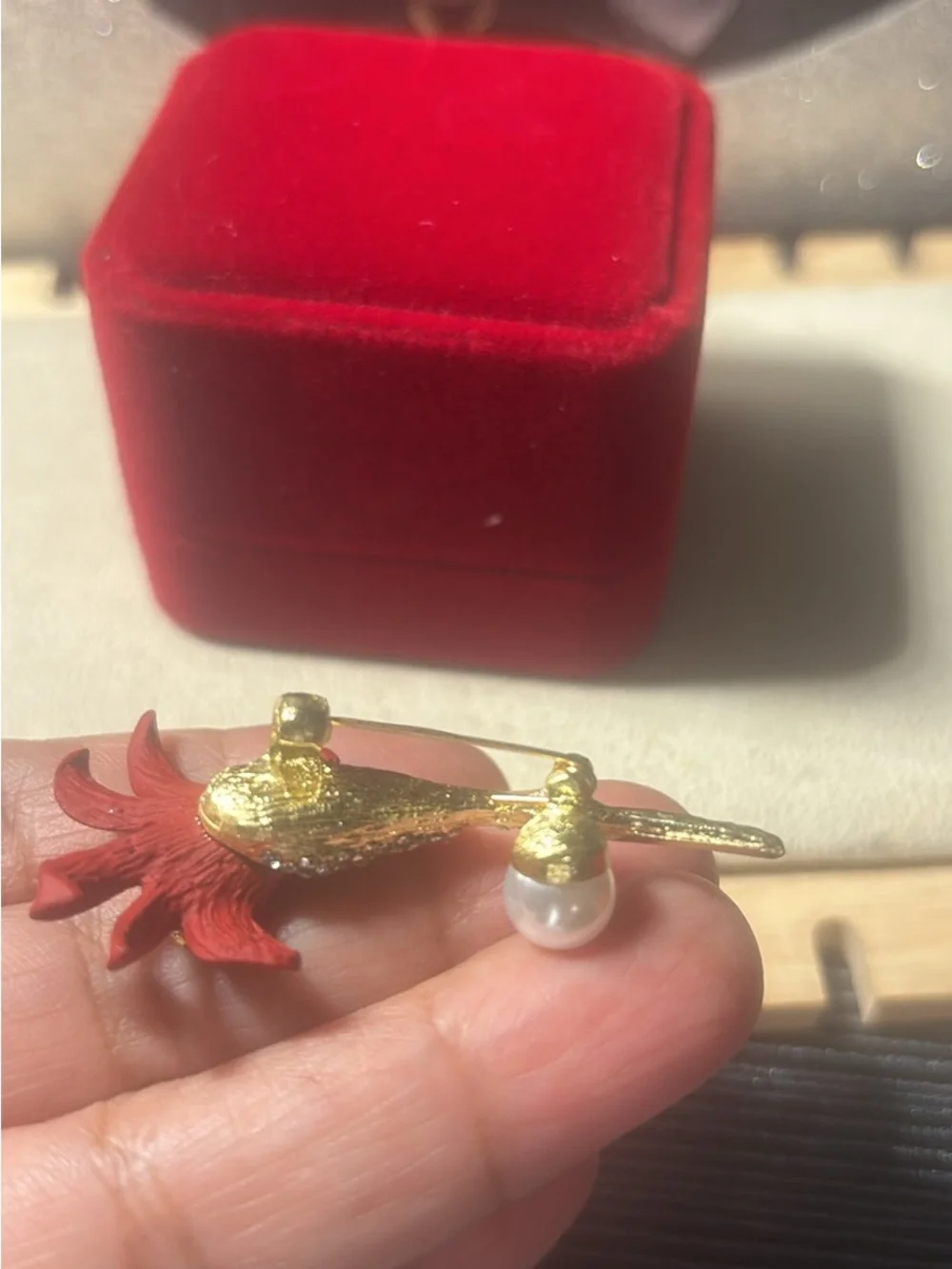 Elegant Red Flower Brooch with Pearl Accent - Gold Tone